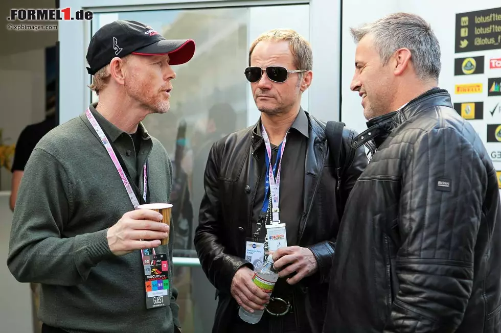 Foto zur News: Hollywood goes Texas: Regisseur Ron Howard (links) ist mit seinem Niki-Lauda-Film "Rush", der 2013 in die Kinos kommt, fast fertig. Matt LeBlanc (rechts), der "Joey" aus "Friends", wäre für den Streifen als Racer im Herzen nur zu gerne besetzt worden.