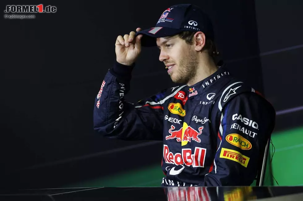 Le Parisien (Frankreich): "Vettel hat seinen Platz in den Geschichtsbücher sicher. Was er in Brasilien geschafft hat, war ein Kunststück, das bewundernswert ist. Vettel könnte die Rekorde seines berühmten Vorgängers Michael Schumacher übertreffen - mit einem achten WM-Titel 2017. Er wird dann erst 30 Jahre alt sein." Foto zur News: Le Parisien (Frankreich): "Vettel hat seinen Platz in den Geschichtsbücher sicher. Was er in Brasilien geschafft hat, war ein Kunststück, das bewundernswert ist. Vettel könnte die Rekorde seines berühmten Vorgängers Michael Schumacher übertreffen - mit einem achten WM-Titel 2017. Er wird dann erst 30 Jahre alt sein."