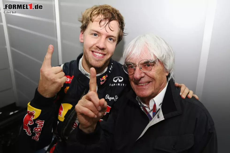 Foto zur News: Corriere dello Sport (Italien): "Keine Gnade für Ferrari, das den Sieg doch verdient hätte. Vettel im Formel-1-Olymp der Piloten, die drei WM-Titel in Serie gewonnen haben - zusammen mit Lauda, Piquet, Stewart, Brabham und Senna. Vettel ist ein toller Pilot, doch es sollte schwieriger sein, Zugang zur Geschichte zu haben. Vettel hat von Anfang an alles gehabt. Er ist sehr jung in die Formel 1 gekommen, er hat ein perfektes Auto und einen Teamkollegen wie Webber, der zwar robust und intelligent, insgesamt jedoch bescheiden ist."