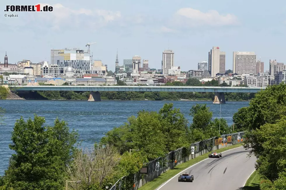 Eines haben alle gemeinsam: Das Interesse an der Formel 1 vor der Skyline der beeindruckenden City von Montreal. Foto zur News: Eines haben alle gemeinsam: Das Interesse an der Formel 1 vor der Skyline der beeindruckenden City von Montreal.