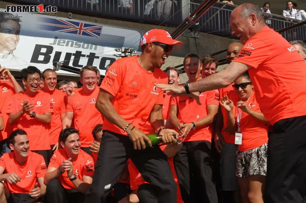 Foto zur News: The Guardian (Großbritannien): "Sieben Rennen und unglaubliche sieben Sieger. Lewis Hamilton schnappt sich den Sieg beim Grand Prix von Kanada und setzt die außergewöhnliche Serie in der Formel 1 fort."
