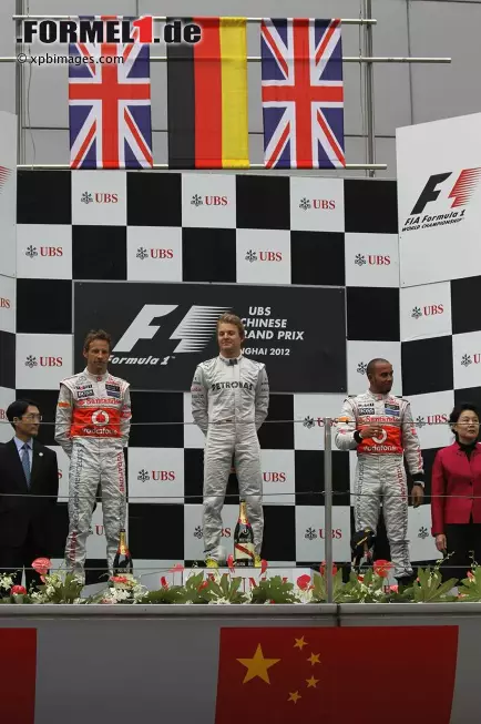 Österreich (Österreich): "Shanghai-Noon für Rosberg. Der Deutsche schaffte eine echte Sensation. Vettel fuhr hinterher." Foto zur News: Österreich (Österreich): "Shanghai-Noon für Rosberg. Der Deutsche schaffte eine echte Sensation. Vettel fuhr hinterher."
