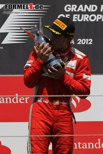 El Mundo (Spanien): "Fernando Alsono spielte geniale Hauptrollen seit seiner Formel-1-Ankunft 2001, die letzte beim Großen Preis von Europa auf dem Asphalt von Valencia." Foto zur News: El Mundo (Spanien): "Fernando Alsono spielte geniale Hauptrollen seit seiner Formel-1-Ankunft 2001, die letzte beim Großen Preis von Europa auf dem Asphalt von Valencia."