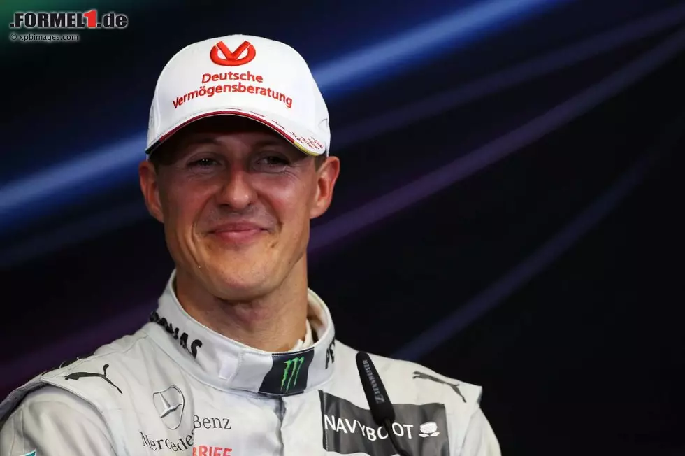 Tuttosport (Italien): "Gewinner und Verlierer, Ferrari gegen den Rest der Welt. Schumacher feiert endlich. In seinem zweiten Leben ist er viel entspannter und viel offener als in der Vergangenheit. Vettel muss eine große Enttäuschung hinnehmen. Mit einem guten Auto und einem Rennen, das er bestens begann, hatte er schon den Sieg im Griff. Doch der Motor hat ihn verraten." Foto zur News: Tuttosport (Italien): "Gewinner und Verlierer, Ferrari gegen den Rest der Welt. Schumacher feiert endlich. In seinem zweiten Leben ist er viel entspannter und viel offener als in der Vergangenheit. Vettel muss eine große Enttäuschung hinnehmen. Mit einem guten Auto und einem Rennen, das er bestens begann, hatte er schon den Sieg im Griff. Doch der Motor hat ihn verraten."