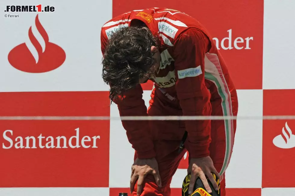 Foto zur News: Le Parisien  (Frankreich): "Alonso fährt einen Sieg ein, der in die Annalen der Formel 1 eingeht."