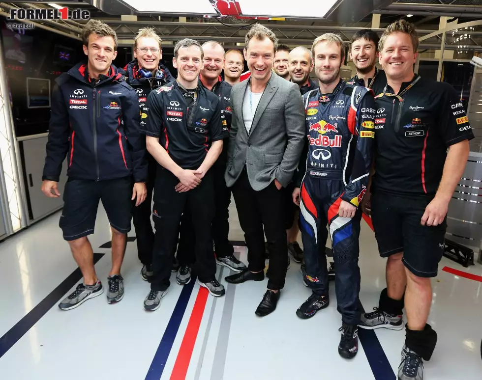 Foto zur News: Diese Promis waren dafür echt: Hollywood-Schauspieler Jude Law bei Red Bull, ...