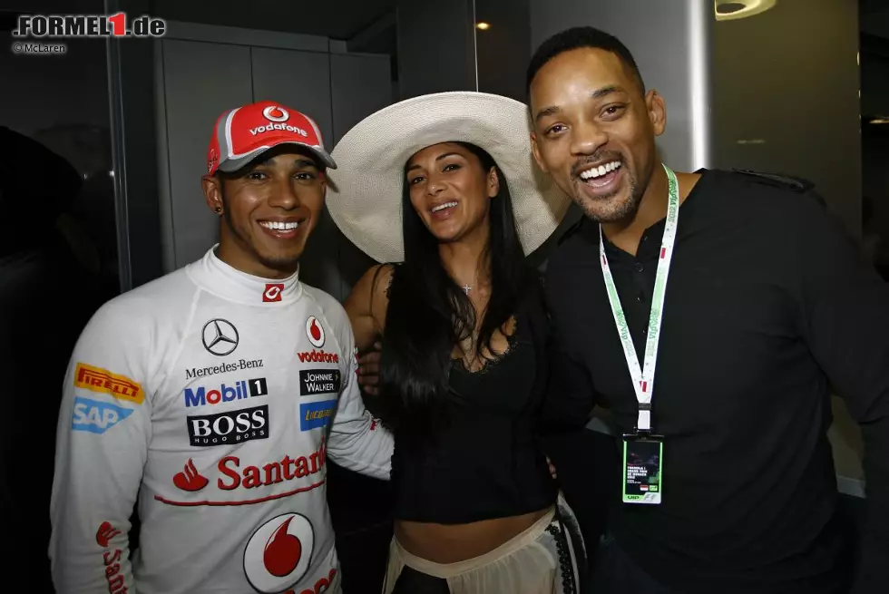 Lewis Hamilton, seine Langzeit-Freundin Nicole Scherzinger von den Pussycat Dolls und "Man in Black" Will Smith. Weil parallel zum Monaco-Grand-Prix im nicht weit entfernten Cannes die Filmfestspiele stattfinden, finden sich immer wieder Hollywood-Topstars bei der Formel 1 ein. Foto zur News: Lewis Hamilton, seine Langzeit-Freundin Nicole Scherzinger von den Pussycat Dolls und "Man in Black" Will Smith. Weil parallel zum Monaco-Grand-Prix im nicht weit entfernten Cannes die Filmfestspiele stattfinden, finden sich immer wieder Hollywood-Topstars bei der Formel 1 ein.