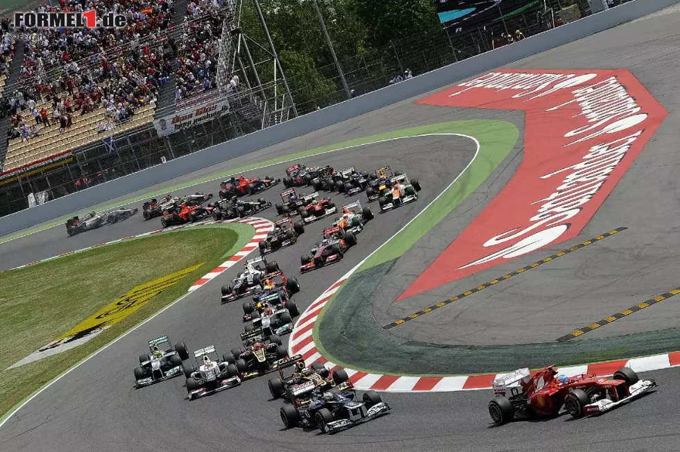 As (Spanien): "Alonso ist dran. Der Spanier wurde im Ferrari Zweiter hinter Pastor Maldonado und zog nach Punkten mit dem führenden Vettel gleich. Alonso erwischte den besseren Start und hätte eigentlich gewinnen müssen, so, wie es seinem Talent und seiner Klasse entspricht. Doch Maldonado folgte ihm wie ein Schatten, und beim zweiten Boxenstopp änderte sich alles." Foto zur News: As (Spanien): "Alonso ist dran. Der Spanier wurde im Ferrari Zweiter hinter Pastor Maldonado und zog nach Punkten mit dem führenden Vettel gleich. Alonso erwischte den besseren Start und hätte eigentlich gewinnen müssen, so, wie es seinem Talent und seiner Klasse entspricht. Doch Maldonado folgte ihm wie ein Schatten, und beim zweiten Boxenstopp änderte sich alles."