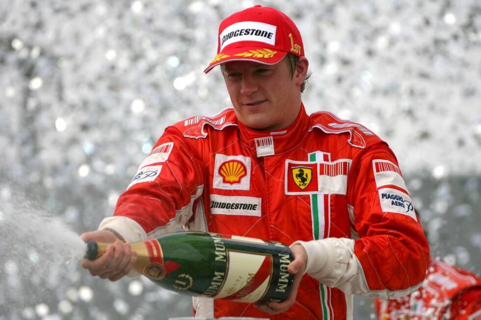 Foto zur News: 7. Kimi Räikkönen (10 Siege, 1 WM-Titel): Der &quot;Iceman&quot; wird nach einer lustlosen Saison 2009 rausgeschmissen - hat Ferrari aber 2007 (in seinem ersten Jahr in Maranello) gleich den ersten WM-Titel der Post-Schumacher-Ära gesichert. Von 2014 bis 2018 fährt er später noch einmal für die Scuderia. Bis heute der letzte Ferrari-Weltmeister!