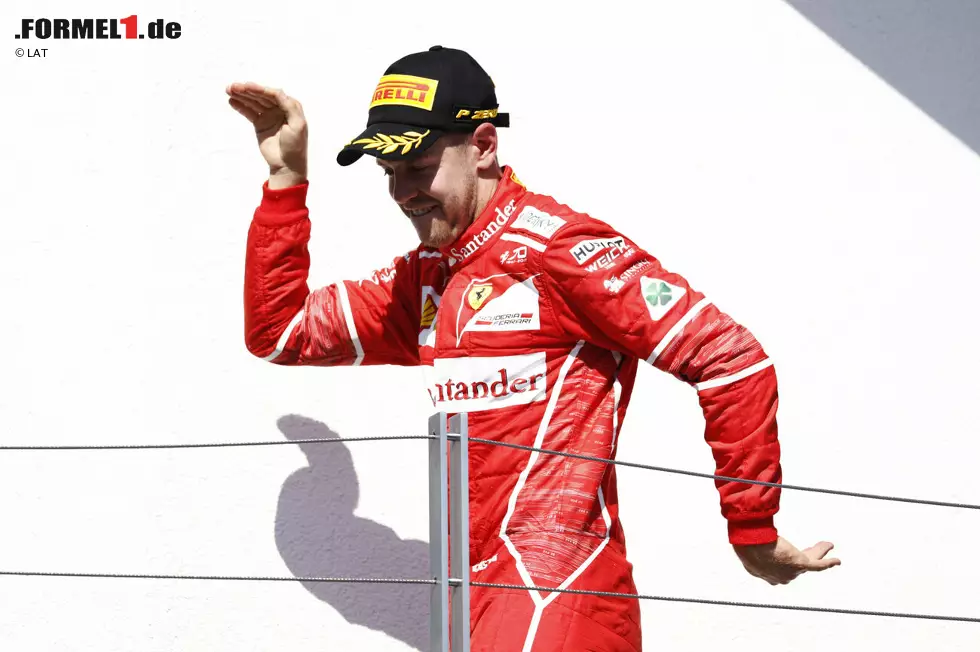 3. Sebastian Vettel (14 Siege, 0 WM-Titel): Der Deutsche erfüllt sich 2015 mit seinem Wechsel zu Ferrari einen Lebenstraum. Die Weltmeisterschaft kann er allerdings bis zu seinem Abschied Ende 2020 nie gewinnen. Mit 14 Siegen ist er der erfolgreichste Ferrari-Pilot, der nie den WM-Titel für die Scuderia holt. Foto zur News: 3. Sebastian Vettel (14 Siege, 0 WM-Titel): Der Deutsche erfüllt sich 2015 mit seinem Wechsel zu Ferrari einen Lebenstraum. Die Weltmeisterschaft kann er allerdings bis zu seinem Abschied Ende 2020 nie gewinnen. Mit 14 Siegen ist er der erfolgreichste Ferrari-Pilot, der nie den WM-Titel für die Scuderia holt.