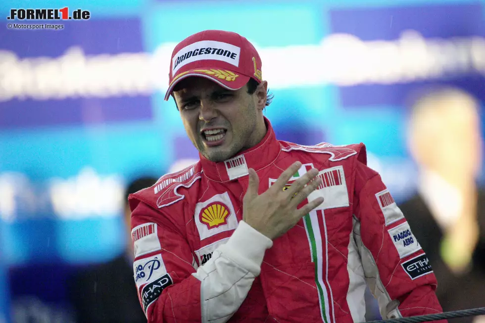 6. Felipe Massa (11 Siege, 0 WM-Titel): Schon zu Sauber-Zeiten wird der Brasilianer als Ferrari-Testpilot aufgebaut, ehe er dann 2006 tatsächlich bei der Scuderia zum Zug kommt und Michael Schumacher manchmal gefährlich wird. Highlight: Sein tragischer Sieg beim Heimrennen in Brasilien 2008, der ihn nur 20 Sekunden lang zum Weltmeister macht ... Foto zur News: 6. Felipe Massa (11 Siege, 0 WM-Titel): Schon zu Sauber-Zeiten wird der Brasilianer als Ferrari-Testpilot aufgebaut, ehe er dann 2006 tatsächlich bei der Scuderia zum Zug kommt und Michael Schumacher manchmal gefährlich wird. Highlight: Sein tragischer Sieg beim Heimrennen in Brasilien 2008, der ihn nur 20 Sekunden lang zum Weltmeister macht ...