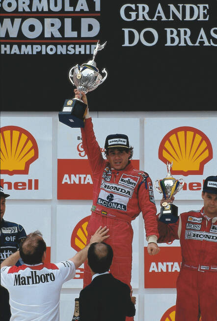 Foto zur News: 1991: Ayrton Senna nutzt das letzte Jahr der McLaren-Überlegenheit und gewinnt einen dritten Titel, knapp vor dem aufstrebenden Williams-Team um Nigel Mansell. Highlight: der erste Sieg beim Heim-Grand-Prix in Sao Paulo (Brasilien).