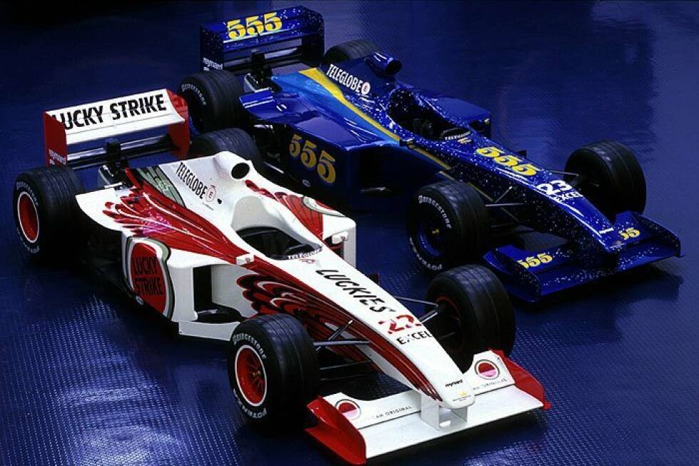 Foto zur News: Zurück zu Tyrrell: Der neue Herr im Haus ist 1999 der Tabakkonzern British American Tobacco, das Team heißt ab sofort British American Racing (BAR) - und soll mit zwei Autos in unterschiedlicher Lackierung Werbung für zwei unterschiedliche Zigarettenmarken machen.