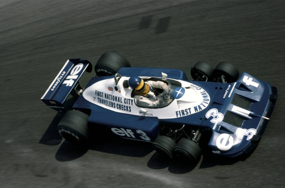 Foto zur News: Beim Grand Prix von Spanien 1976 debütiert der legendäre Sechsrad-Tyrrell P34 in der Königsklasse. Jody Scheckter und Patrick Depailler feiern beim Grand Prix von Schweden in Anderstorp einen historischen Doppelsieg, doch weil die kleinen Goodyear-Vorderreifen nicht genug weiterentwickelt werden, bleibt dem P34 der ganz große Durchbruch versagt.