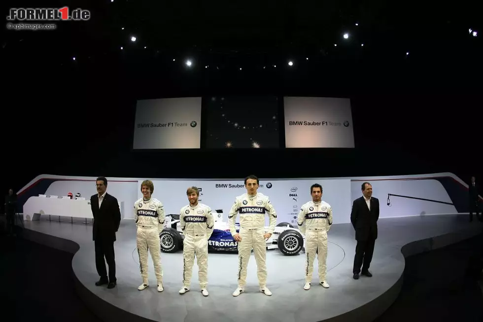 Foto zur News: Offizieller Testfahrer: BMW-Teampräsentation 2007 in Valencia.