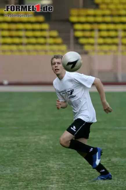 Foto zur News: Fußballspielen mit Michael Schumacher und den Nazionale Piloti.