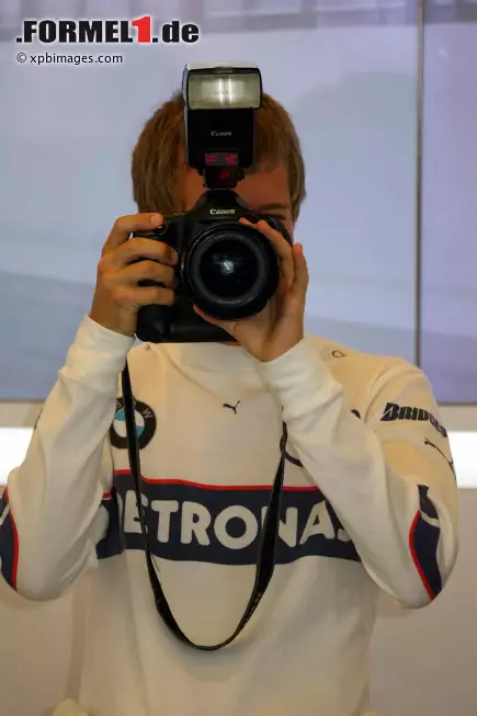 Foto zur News: In den nächsten Jahren sollte Vettel meistens auf der anderen Seite der Kamera stehen...