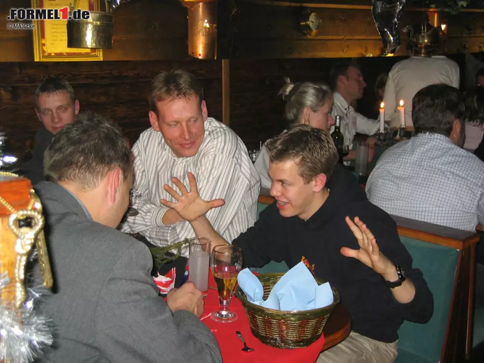 Foto zur News: Immer zu Scherzen aufgelegt, im Team beliebt: Mücke-Weihnachtsfeier 2004.