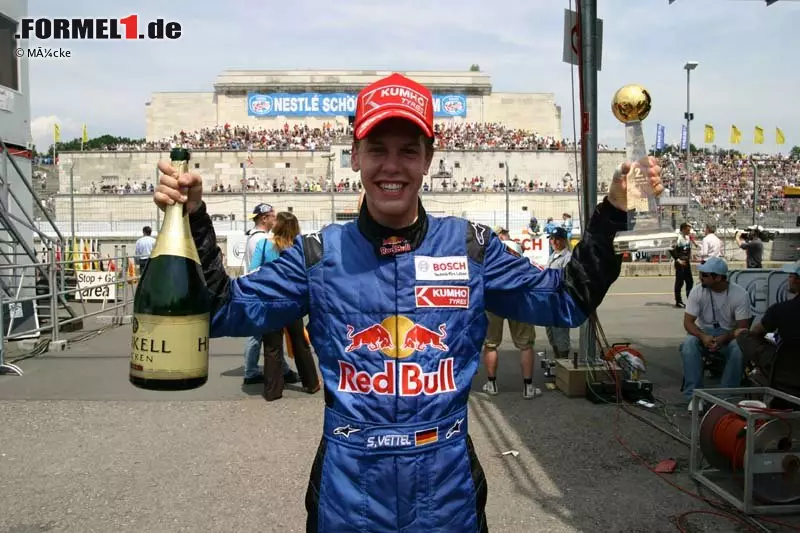 Foto zur News: Immer noch bei Mücke, aber inzwischen ohne Zahnspange, beginnt Vettel 2005 in der Formel 3 zu siegen.