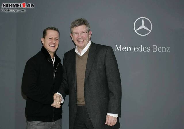 Foto zur News: Dort trifft er mit Ross Brawn einen alten Bekannten wieder. Schumacher hat 88 seiner 91 Formel-1-Rennen unter der Führung des Briten gewonnen. Nur 1996 gelangen ihm auf Ferrari drei Erfolge ohne Brawn im Team.
