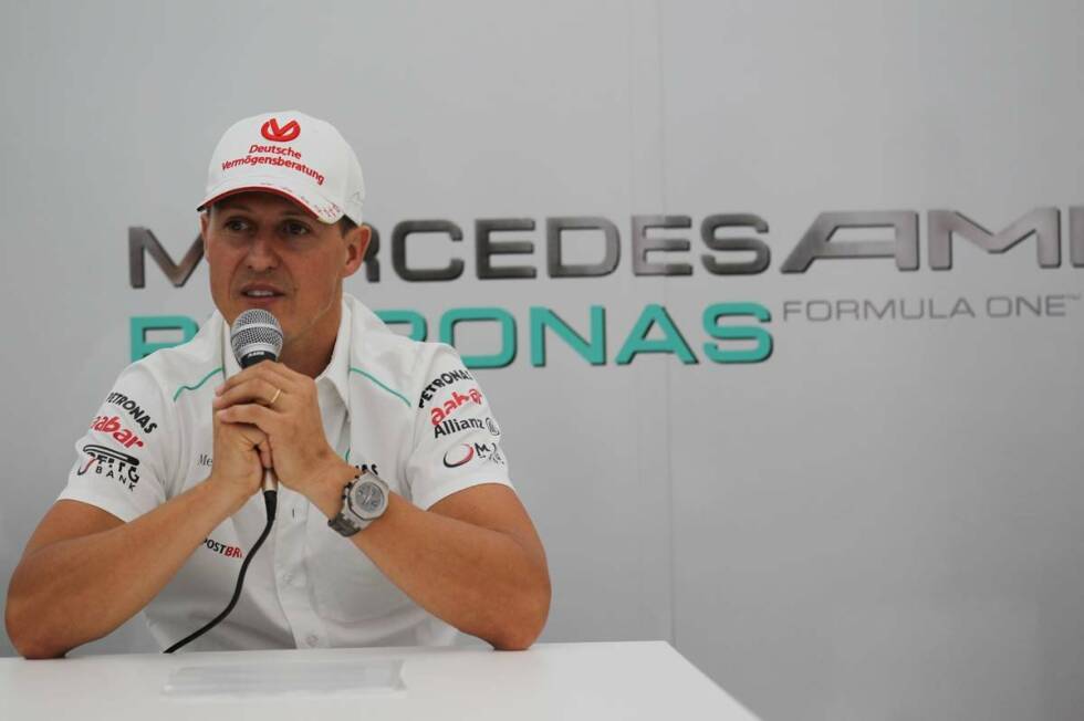 Foto zur News: Rücktritt, die II. Am 4. Oktober 2012 verkündet Michael Schumacher in Suzuka, dass er das Kapitel Formel 1 am Saisonende endgültig zu den Akten legt.