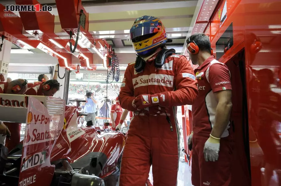 Corriere dello Sport (Italien): "Alonso begnügt sich mit dem fünften Platz, baut aber seinen Vorsprung in der WM-Wertung aus. Es gab Jahre, in denen bei Ferrari alles schief ging. Trotz des schwierigen Starts mit dem F2012 hat Alonso dieses Jahr das Beste aus allen Situationen gemacht. Dieses Ergebnis ist seinem Talent sowie der Effizienz seiner Mannschaft zu verdanken. Gutes Resultat auch für Räikkönen, der stark wie Stahl ist." Foto zur News: Corriere dello Sport (Italien): "Alonso begnügt sich mit dem fünften Platz, baut aber seinen Vorsprung in der WM-Wertung aus. Es gab Jahre, in denen bei Ferrari alles schief ging. Trotz des schwierigen Starts mit dem F2012 hat Alonso dieses Jahr das Beste aus allen Situationen gemacht. Dieses Ergebnis ist seinem Talent sowie der Effizienz seiner Mannschaft zu verdanken. Gutes Resultat auch für Räikkönen, der stark wie Stahl ist."
