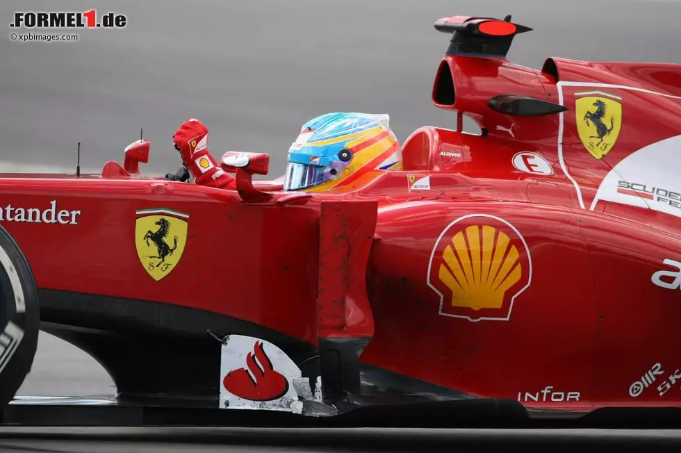 Repubblica (Italien): "Alonso nimmt Rache: Ein Spanier auf italienischem Auto, der in Deutschland siegt. Alonso ist ein Phänomen, der von keiner Statistik erfasst werden kann. Vor allem jetzt, da sein Ferrari zum stärksten Auto aufgerückt ist. Alonsos Stärke setzt Vettel arg unter Druck. Dessen Auto ist nicht mehr perfekt, und er hat sich diesem Standard angepasst. Wenn Webber der gefährlichste Rivale Alonsos ist, kann der Spanier eine Woche lang schlafen. Sein Rennen ist absolut anonym". Foto zur News: Repubblica (Italien): "Alonso nimmt Rache: Ein Spanier auf italienischem Auto, der in Deutschland siegt. Alonso ist ein Phänomen, der von keiner Statistik erfasst werden kann. Vor allem jetzt, da sein Ferrari zum stärksten Auto aufgerückt ist. Alonsos Stärke setzt Vettel arg unter Druck. Dessen Auto ist nicht mehr perfekt, und er hat sich diesem Standard angepasst. Wenn Webber der gefährlichste Rivale Alonsos ist, kann der Spanier eine Woche lang schlafen. Sein Rennen ist absolut anonym".
