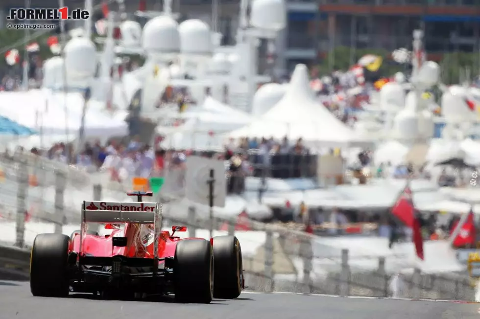 Foto zur News: AS (Spanien): &quot;Sein Podium führt Fernando Alonso auf die Pole-Position. Nur Webber und Rosberg waren schneller. Alonso, hab Vertrauen!&quot;