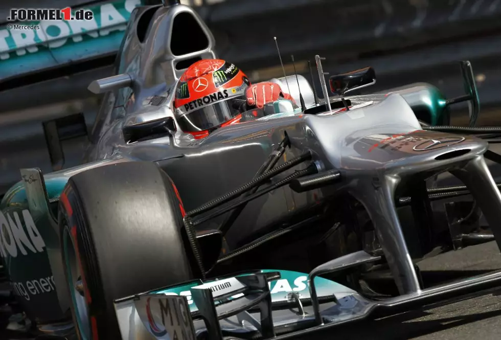 Corriere dello Sport (Italien): "Ferrari blüht auf, Webber feiert einen historischen Sieg. In sechs Rennen haben sechs verschiedene Piloten gewonnen, doch Alonso bleibt fest an der Spitze der Formel 1. Vettel hat eine fantasiereiche Strategie versucht, doch er muss sich mit dem vierten Platz begnügen. Schumi muss sich mit der vierten Panne der Saison auseinandersetzen. Für ihn dreht sich das Rad nicht in die richtige Richtung. Nach der Enttäuschung wegen der Pole-Position muss sich Kaiser Schumi wieder mit einem Rückschlag begnügen. Das Team verspricht, dass so eine Panne nie wieder geschehen wird." Foto zur News: Corriere dello Sport (Italien): "Ferrari blüht auf, Webber feiert einen historischen Sieg. In sechs Rennen haben sechs verschiedene Piloten gewonnen, doch Alonso bleibt fest an der Spitze der Formel 1. Vettel hat eine fantasiereiche Strategie versucht, doch er muss sich mit dem vierten Platz begnügen. Schumi muss sich mit der vierten Panne der Saison auseinandersetzen. Für ihn dreht sich das Rad nicht in die richtige Richtung. Nach der Enttäuschung wegen der Pole-Position muss sich Kaiser Schumi wieder mit einem Rückschlag begnügen. Das Team verspricht, dass so eine Panne nie wieder geschehen wird."