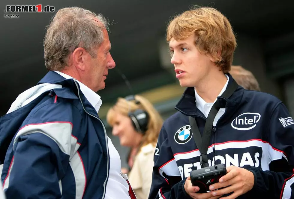 Foto zur News: Entdecker und Förderer Helmut Marko, Chef des Red-Bull-Juniorteams.