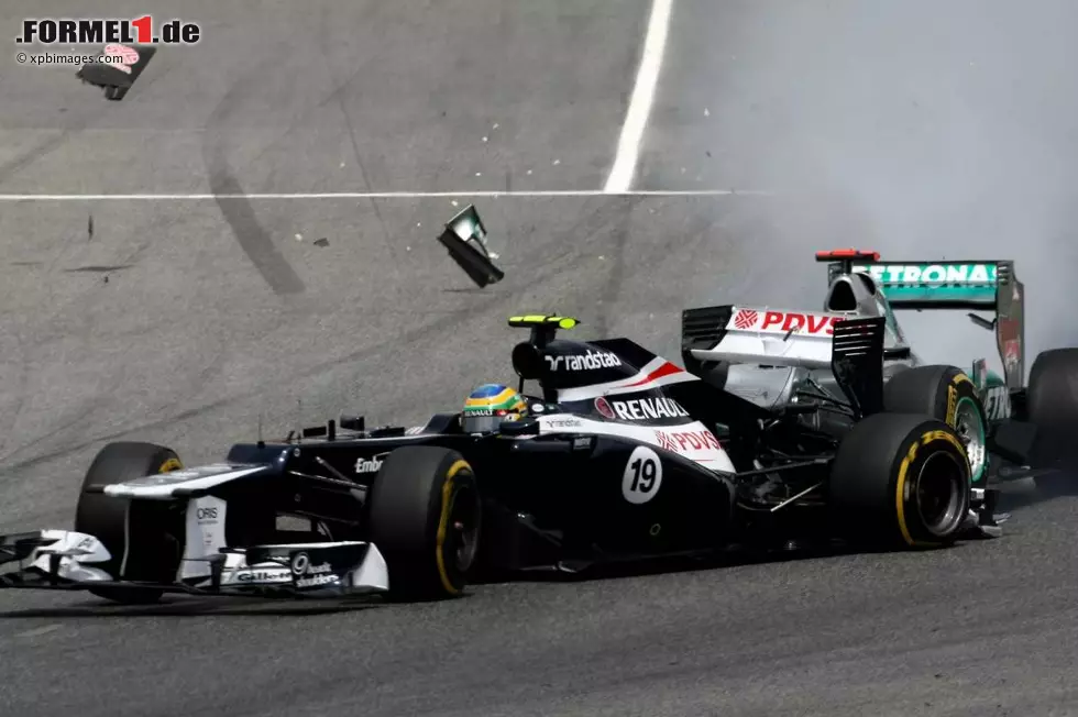Foto zur News: Dazwischen der erste Schock des Tages: Michael Schumacher räumt Bruno Senna ab - und handelt sich damit eine Plus-Fünf-Strafe ein, die ihn die Pole-Position in Monaco kosten sollte.