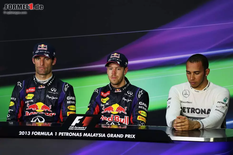New Straits Times (Malaysia): "Bedauern und Zorn - Sebastian Vettel hat sich kriecherisch bei Mark Webber entschuldigt, nachdem er seinen Red-Bull-Teamkollegen unfair überholt hatte, um sich den Sieg beim Großen Preis von Malaysia zu schnappen. Ein zerknirschter Vettel gab auf einer spannungsgeladenen Pressekonferenz neben dem sehr emotionalen Webber zu, einen Fehler gemacht zu haben, als der den Sieg seines Teamkollegen verhindert hat." Foto zur News: New Straits Times (Malaysia): "Bedauern und Zorn - Sebastian Vettel hat sich kriecherisch bei Mark Webber entschuldigt, nachdem er seinen Red-Bull-Teamkollegen unfair überholt hatte, um sich den Sieg beim Großen Preis von Malaysia zu schnappen. Ein zerknirschter Vettel gab auf einer spannungsgeladenen Pressekonferenz neben dem sehr emotionalen Webber zu, einen Fehler gemacht zu haben, als der den Sieg seines Teamkollegen verhindert hat."