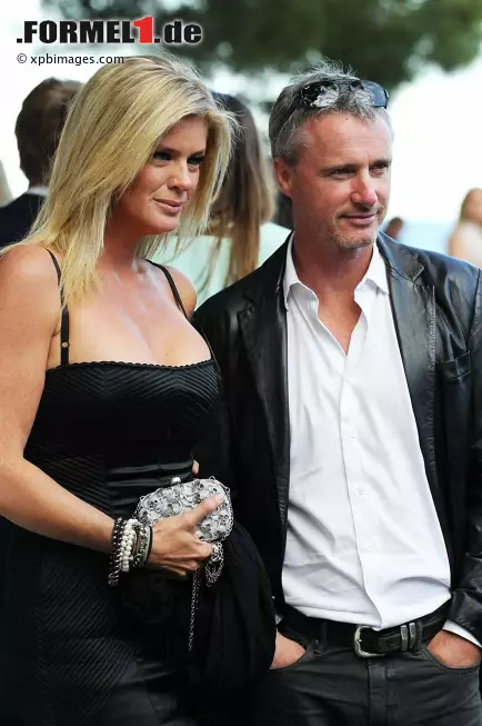 Foto zur News: Kommt Formel-1-Playboy Eddie Irvine langsam zur Ruhe? Mit Rod Stewarts Ex-Frau Rachel Hunter hat er nicht nur Silvester verbracht, sondern die beiden sind immer noch ein Paar.