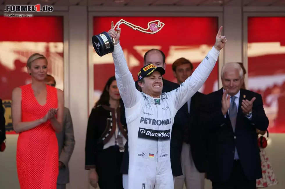 Foto zur News: Sport (Spanien): "Rosberg, Prinz von Monaco. Nico Rosberg holt den Sieg in einem Rennen, das er vom Anfang bis zum Ende dominiert hat. Rosberg macht das perfekte Rennen."