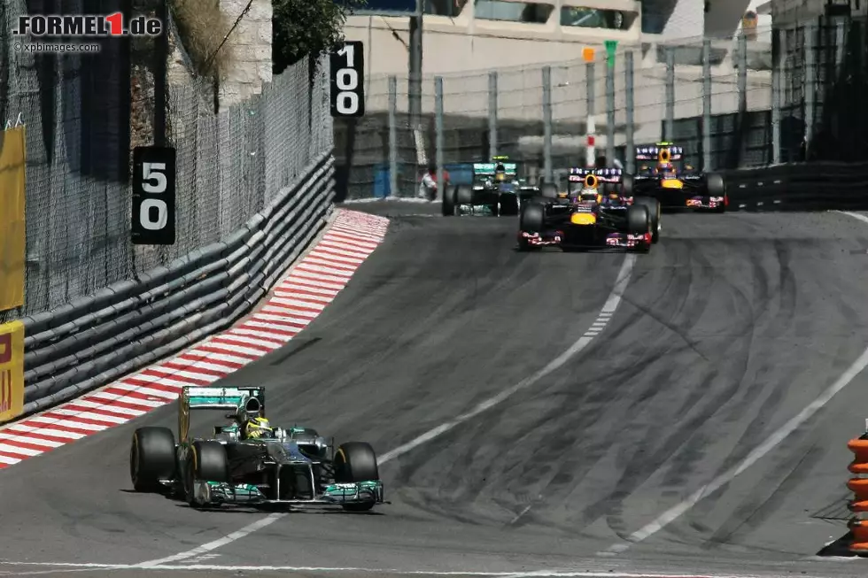 Foto zur News: Superdeporte (Spanien): "Rosberg gewinnt den Grand Prix von Monaco in einem unfallreichen Rennen. Der Deutsche zeigte, wie wichtig es ist, in einem Stadtrennen von der Pole-Position aus zu starten. Der Spanier Fernando Alonso wurde Siebter."
