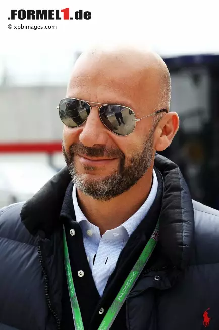 Foto zur News: Gianluca Vialli, ehemaliger italienischer Starkicker und als Spielertrainer mit dem FC Chelsea sogar Europapokal-Sieger, hat in England eine zweite Heimat gefunden. Da lag es für den Autonarren nahe, zum Grand Prix nach Silverstone zu kommen.