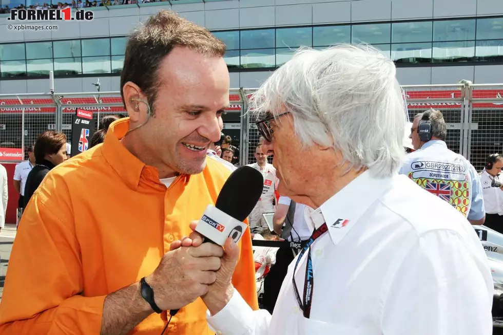 Rubens Barrichello hat nach einem Jahr in der IndyCar-Serie übrigens einen neuen Job als TV-Reporter im brasilianischen Fernsehen. Und als Ex-Fahrer kriegt er sie natürlich alle, Grand-Prix-Zampano Bernie Ecclestone eingeschlossen. Foto zur News: Rubens Barrichello hat nach einem Jahr in der IndyCar-Serie übrigens einen neuen Job als TV-Reporter im brasilianischen Fernsehen. Und als Ex-Fahrer kriegt er sie natürlich alle, Grand-Prix-Zampano Bernie Ecclestone eingeschlossen.