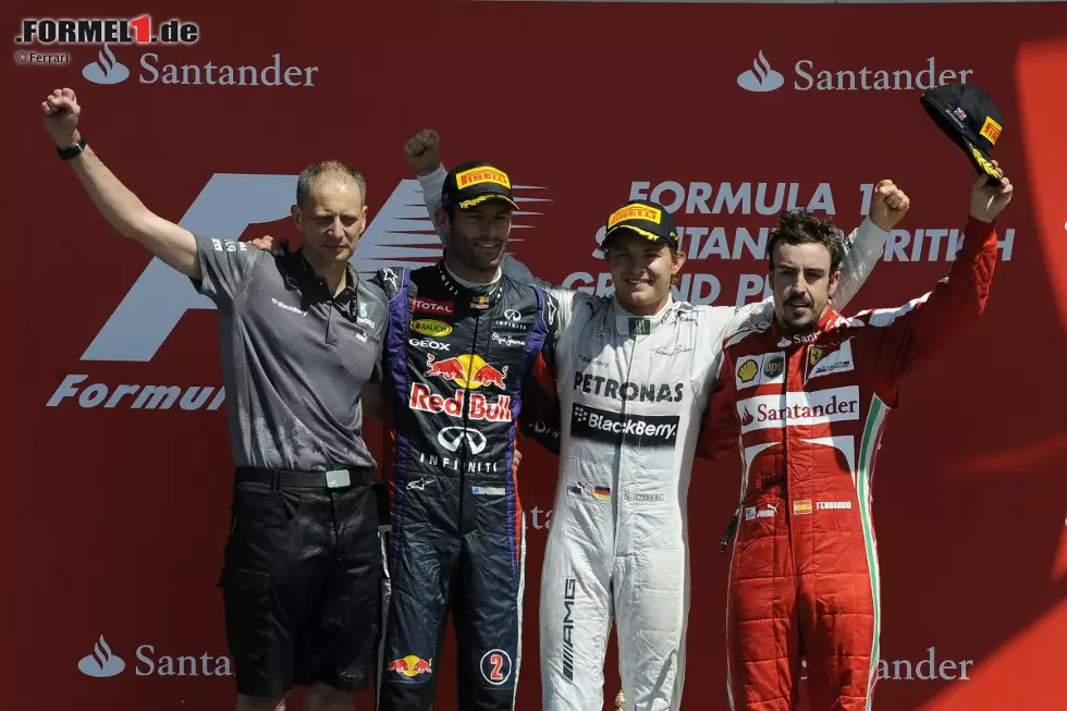 Foto zur News: Superdeporte (Spanien): "Alonso Dritter in einem Grand Prix, der von den Reifen bestimmt wurde. Ab der achten Runde wurde das Rennen wegen der Reifenplatzer zum Wahnsinn."