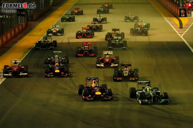 Foto zur News: Marca (Spanien): "Alonso voller Meriten, Vettel tadellos. Alonso holt vom siebten auf den zweiten Platz auf mit einem Riesenstart und einer guten Strategie. Vettel geht spazieren mit Alonso. Vettel gewinnt das Rennen mit Leichtigkeit und schließt die WM ab."