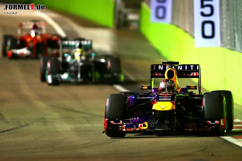 El Pais (Spanien): "Es gibt keinen Plan gegen Vettel. Der lockere Erfolg des Deutschen vor Alonso und Räikkönen unterstreicht das Wachstum Red Bulls und den Rückstand der anderen Teams. Das Auffälligste des WM-Führenden ist nicht, dass er es schafft, sondern wie er es schafft." Foto zur News: El Pais (Spanien): "Es gibt keinen Plan gegen Vettel. Der lockere Erfolg des Deutschen vor Alonso und Räikkönen unterstreicht das Wachstum Red Bulls und den Rückstand der anderen Teams. Das Auffälligste des WM-Führenden ist nicht, dass er es schafft, sondern wie er es schafft."