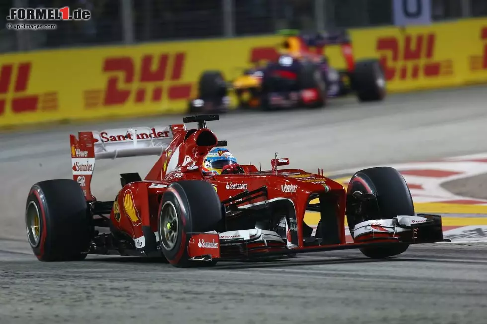 La Gazzetta dello Sport (Italien): "Alonso ist super, doch Vettel erweist sich als noch besser. Vettel ist unangreifbar und flößt Angst ein. Sein siebter Saisonsieg ist mehr als verdient. Das kann nicht nur ein Verdienst von Red Bull sein, denn sein Teamkollege Webber zeigt mit dem gleichen Auto nur normale Rennen. Man begreift nicht, wer Vettel unter dem Podium auch noch auspfeifen kann. Red Bull ist schnell und aggressiv, doch Alonso erobert mit einem Sprint a la Usain Bolt den zweiten Platz. Alonso feiert einen tollen Start, dann verwaltet er wie ein Meister den Rest des Rennens." Foto zur News: La Gazzetta dello Sport (Italien): "Alonso ist super, doch Vettel erweist sich als noch besser. Vettel ist unangreifbar und flößt Angst ein. Sein siebter Saisonsieg ist mehr als verdient. Das kann nicht nur ein Verdienst von Red Bull sein, denn sein Teamkollege Webber zeigt mit dem gleichen Auto nur normale Rennen. Man begreift nicht, wer Vettel unter dem Podium auch noch auspfeifen kann. Red Bull ist schnell und aggressiv, doch Alonso erobert mit einem Sprint a la Usain Bolt den zweiten Platz. Alonso feiert einen tollen Start, dann verwaltet er wie ein Meister den Rest des Rennens."