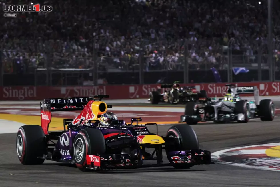 As (Spanien): "Vettel ist bereits 60 Punkte entfernt. Er gewann schon wieder vor dem Spanier. Alonso holte beim Start vier Plätze auf und machte im Anschluss ein intelligentes Rennen. Das Tempo von Red Bull war hingegen unerreichbar. Zwei Genies. Einer brüllt, der andere fliegt. Gestern sah es so aus, als würde Vettel tagsüber und die anderen in der Finsternis fahren." Foto zur News: As (Spanien): "Vettel ist bereits 60 Punkte entfernt. Er gewann schon wieder vor dem Spanier. Alonso holte beim Start vier Plätze auf und machte im Anschluss ein intelligentes Rennen. Das Tempo von Red Bull war hingegen unerreichbar. Zwei Genies. Einer brüllt, der andere fliegt. Gestern sah es so aus, als würde Vettel tagsüber und die anderen in der Finsternis fahren."