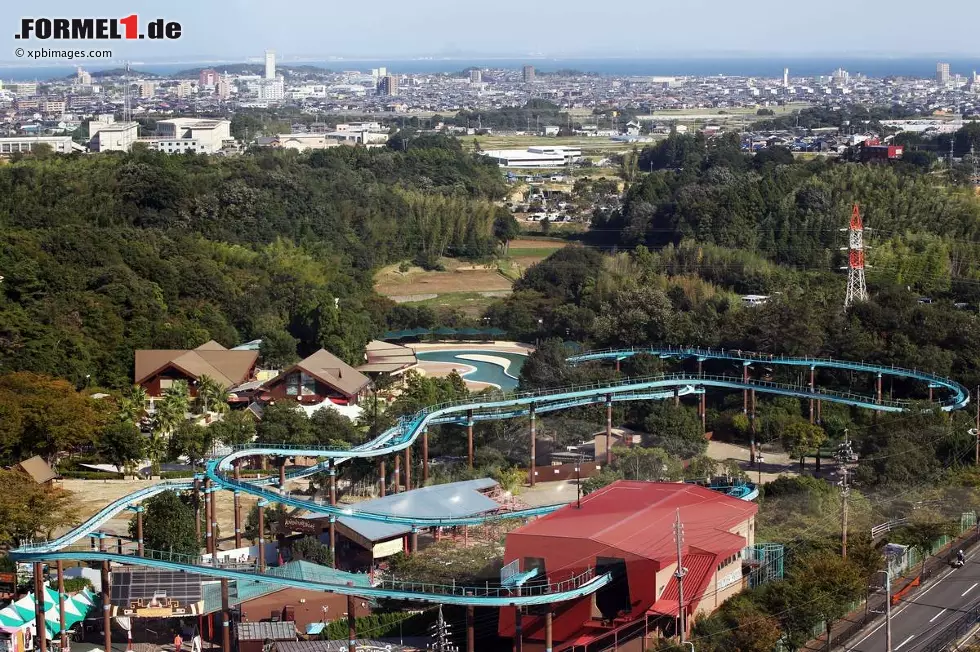 Foto zur News: Suzuka ist nicht gerade Tokio, aber unverkennbar japanisch. Die Stadt in der Präfektur Mie zählt 200.000 Einwohner - und direkt neben der vielleicht aufregendsten Rennstrecke der Welt liegt ein Vergnügungspark.