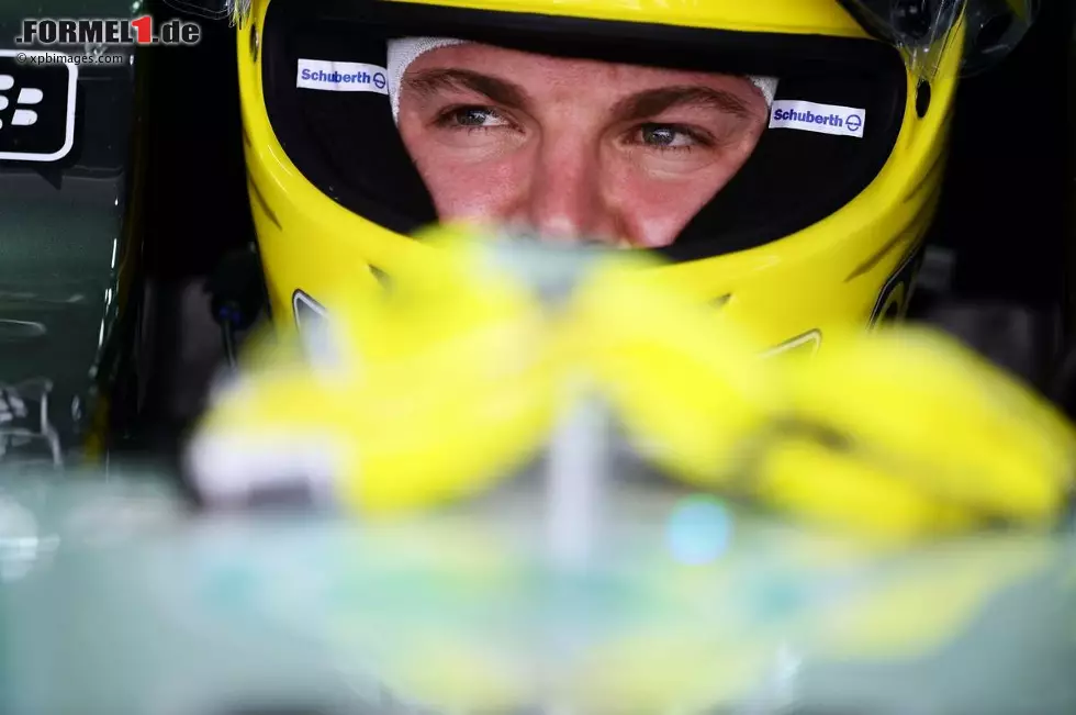 Nico Rosberg (Chancen: ***): In Indien hat Rosberg bewiesen, dass alle einen Fehler machen, die glauben, dass er seit der Sommerpause gegen Hamilton kein Land mehr sieht. Wenn der Mercedes und die Pirelli-Reifen funktionieren (und harmonieren), ist dem Deutschen jederzeit ein Podestplatz zuzutrauen. Unser Tipp: Die Unterhose von Neu-Delhi einmal umdrehen und noch ein drittes Mal verwenden! Foto zur News: Nico Rosberg (Chancen: ***): In Indien hat Rosberg bewiesen, dass alle einen Fehler machen, die glauben, dass er seit der Sommerpause gegen Hamilton kein Land mehr sieht. Wenn der Mercedes und die Pirelli-Reifen funktionieren (und harmonieren), ist dem Deutschen jederzeit ein Podestplatz zuzutrauen. Unser Tipp: Die Unterhose von Neu-Delhi einmal umdrehen und noch ein drittes Mal verwenden!