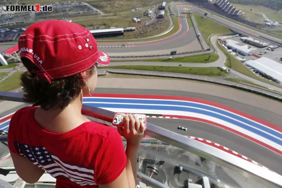 Apropos atemberaubender Ausblick: Nirgendwo sonst hat man eine bessere Übersicht über die Strecke als auf dem knapp 80 Meter hohen CoTA-Tower. Foto zur News: Apropos atemberaubender Ausblick: Nirgendwo sonst hat man eine bessere Übersicht über die Strecke als auf dem knapp 80 Meter hohen CoTA-Tower.