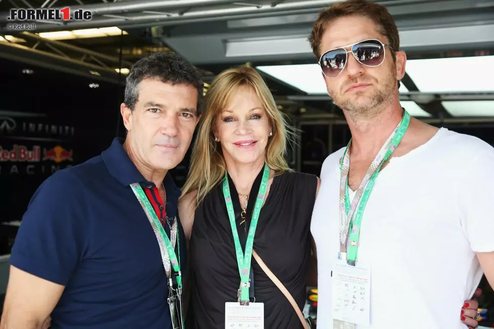 Hollywood zu Besuch am Circuit of The Americas: "Zorro" Antonio Banderas mit Ehefrau Melanie Griffith und "Kautions-Cop" Gerard Butler. Foto zur News: Hollywood zu Besuch am Circuit of The Americas: "Zorro" Antonio Banderas mit Ehefrau Melanie Griffith und "Kautions-Cop" Gerard Butler.