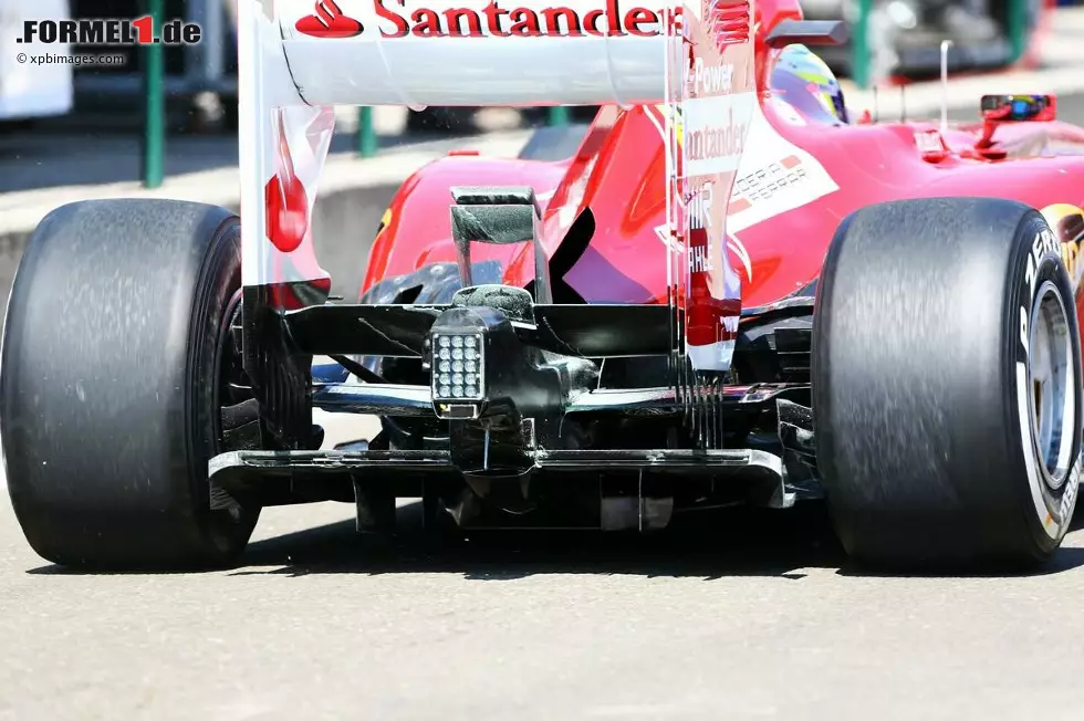 Foto zur News: In Ungarn führt Pirelli eine veränderte Reifenkonstruktion ein, mit der Ferrari künftig nicht klarkommen soll. Für Domenicali der andere entscheidende Grund für die schlechte zweite Saisonhälfte.