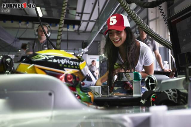 Seit 2007 sind Lewis Hamilton und Nicole Scherzinger (mit Unterbrechungen) ein Paar und ein beliebtes Fotomotiv in der Boxengasse.