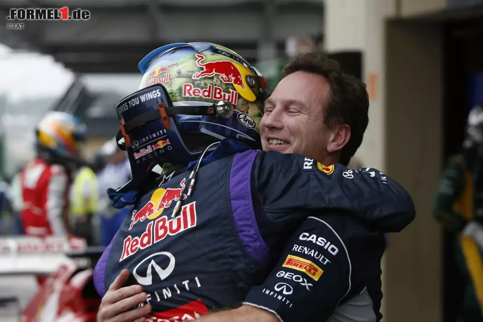 Doch im Vergleich dazu liest sich die Statistik von Vettel noch viel beeindruckender. Mit seinem Sieg in Brasilien hat der Heppenheimer nun auch den Rekord von Alberto Ascari eingestellt, der ebenfalls neunmal in Folge gewann. Mit dem 13. Saisonsieg egalisiert der Red-Bull-Pilot auch die Bestmarke von Michael Schumacher aus dem Jahr 2004. Eine Fortsetzung des Märchens ist nicht ausgeschlossen. Foto zur News: Doch im Vergleich dazu liest sich die Statistik von Vettel noch viel beeindruckender. Mit seinem Sieg in Brasilien hat der Heppenheimer nun auch den Rekord von Alberto Ascari eingestellt, der ebenfalls neunmal in Folge gewann. Mit dem 13. Saisonsieg egalisiert der Red-Bull-Pilot auch die Bestmarke von Michael Schumacher aus dem Jahr 2004. Eine Fortsetzung des Märchens ist nicht ausgeschlossen.