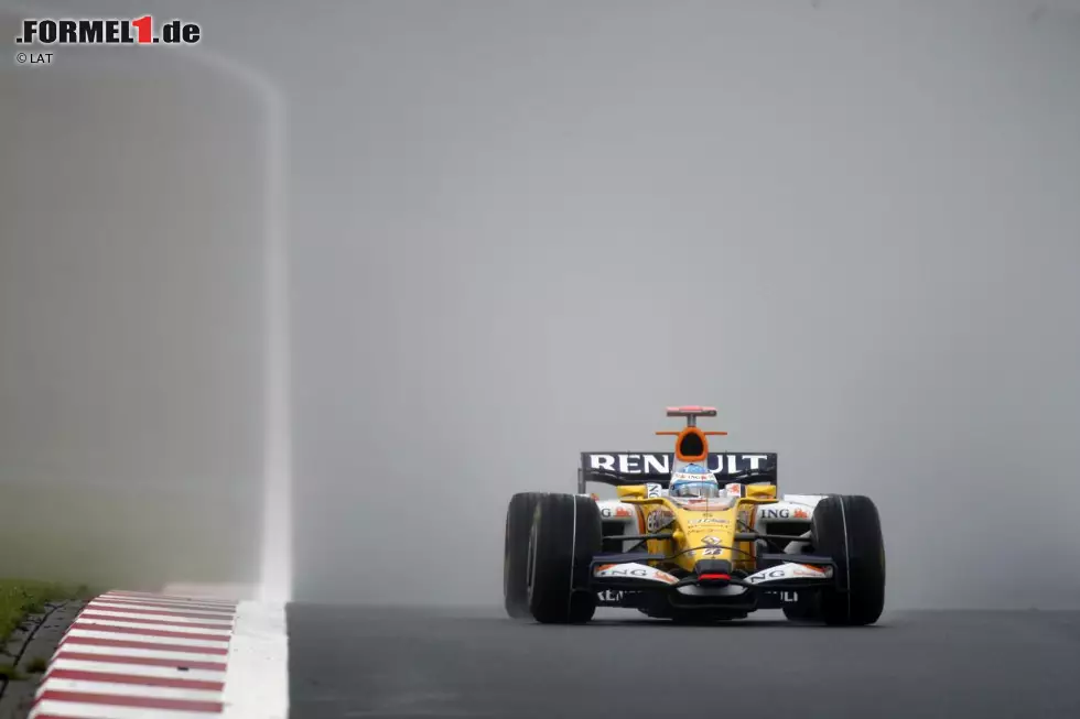 Für Lotus war es der erste seit Fernando Alonsos Coup 2008 im japanischen Fuji (damals noch unter dem Namen Renault). Foto zur News: Für Lotus war es der erste seit Fernando Alonsos Coup 2008 im japanischen Fuji (damals noch unter dem Namen Renault).
